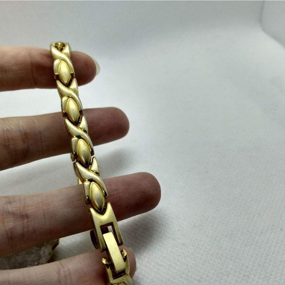 Xo Vintage Gold plated bracelet B0733 - Picture 2 of 2